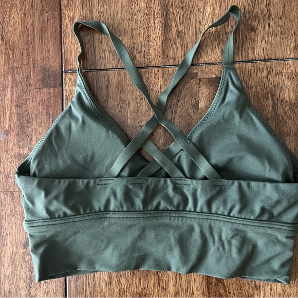 OFFLINE By Aerie Real Me Strappy Back Sports Bra Size Medium - Picture 9 of 9
